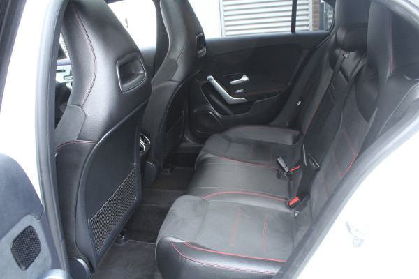 Mercedes-Benz A-Klasse 250 e 218pk Business Solution AMG PHEV Automaat SoH 96% NL-Auto NAP Panoramadak Burmester Clima Cruise Navi Camera Sfeer LMV Mercedes-Benz A-Klasse 250 e 218pk Business Solution AMG PHEV Automaat SoH 96% NL-Auto NAP Panoramadak Burmester Clima Cruise Navi Camera Sfeer LMV