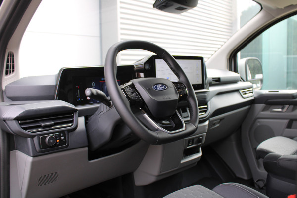 Ford Transit Custom 320 2.0 TDCI L2H1 Limited 170pk - 1+1 Stoelopstelling - 2x Schuifdeur - Adaptive Cruise - Verwarmd stuur - Blind spot - Navigati Ford Transit Custom 320 2.0 TDCI L2H1 Limited 170pk - 1+1 Stoelopstelling - 2x Schuifdeur - Adaptive Cruise - Verwarmd stuur - Blind spot - Navigati