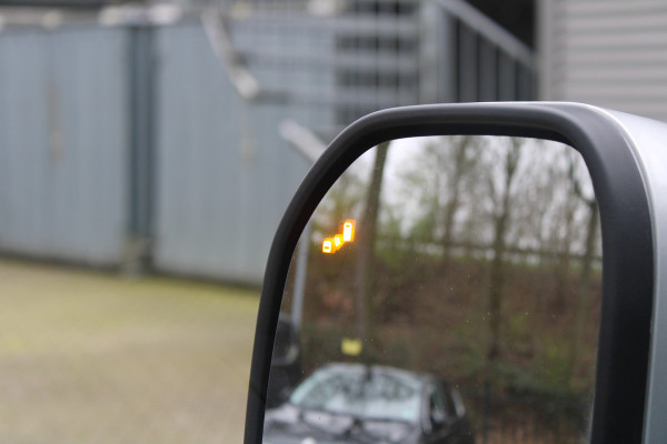 Ford Transit Custom 320 2.0 TDCI L2H1 Limited 170pk - 1+1 Stoelopstelling - 2x Schuifdeur - Adaptive Cruise - Verwarmd stuur - Blind spot - Navigati Ford Transit Custom 320 2.0 TDCI L2H1 Limited 170pk - 1+1 Stoelopstelling - 2x Schuifdeur - Adaptive Cruise - Verwarmd stuur - Blind spot - Navigati