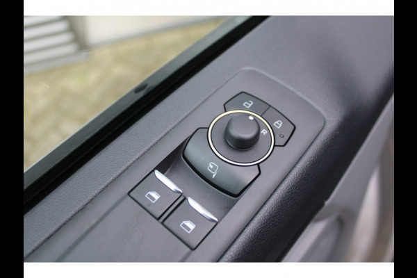 Ford Transit Custom 320 2.0 TDCI L2H1 Limited 170pk - 1+1 Stoelopstelling - 2x Schuifdeur - Adaptive Cruise - Verwarmd stuur - Blind spot - Navigati Ford Transit Custom 320 2.0 TDCI L2H1 Limited 170pk - 1+1 Stoelopstelling - 2x Schuifdeur - Adaptive Cruise - Verwarmd stuur - Blind spot - Navigati