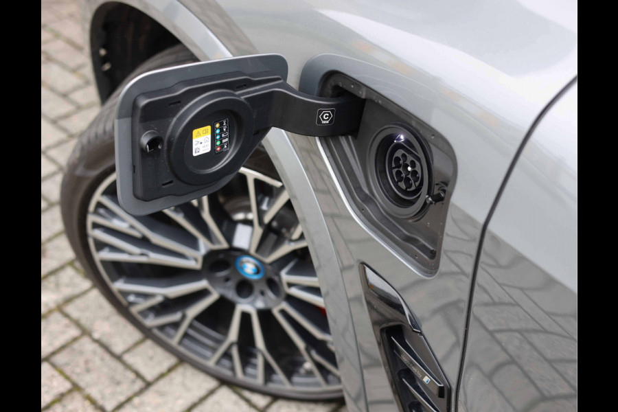 BMW X5 50e xDrive | Sky - HUD - Trekhaak - ACC - H/K BMW X5 50e xDrive | Sky - HUD - Trekhaak - ACC - H/K