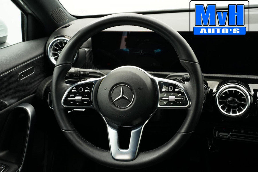 Mercedes-Benz A-Klasse 180 Premium Plus|PARELMOER|SFEERVERL|CAMERA