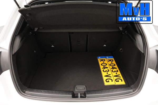 Mercedes-Benz A-Klasse 180 Premium Plus|PARELMOER|SFEERVERL|CAMERA
