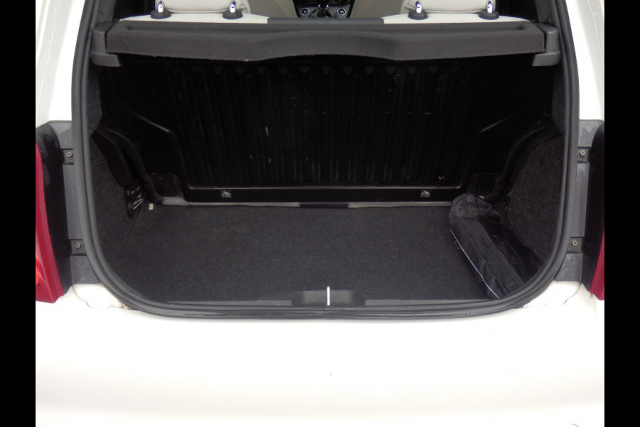 Fiat 500 Hybrid | Dolcevita | Apple Carplay / Andr. Auto | Cruise ctrl Fiat 500 Hybrid | Dolcevita | Apple Carplay / Andr. Auto | Cruise ctrl