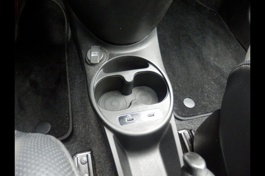 Fiat 500 Hybrid | Dolcevita | Apple Carplay / Andr. Auto | Cruise ctrl Fiat 500 Hybrid | Dolcevita | Apple Carplay / Andr. Auto | Cruise ctrl