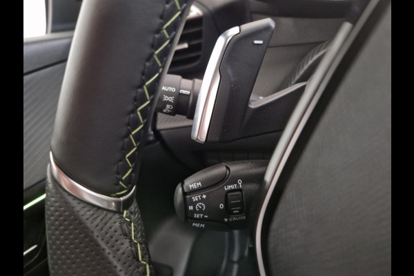 Peugeot 208 Hybrid 136 e-DCS6 GT | Automaat | Panoramadak | Draadloze telefoonlader | Achteruitrijcamera