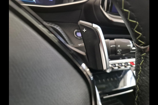 Peugeot 208 Hybrid 136 e-DCS6 GT | Automaat | Panoramadak | Draadloze telefoonlader | Achteruitrijcamera