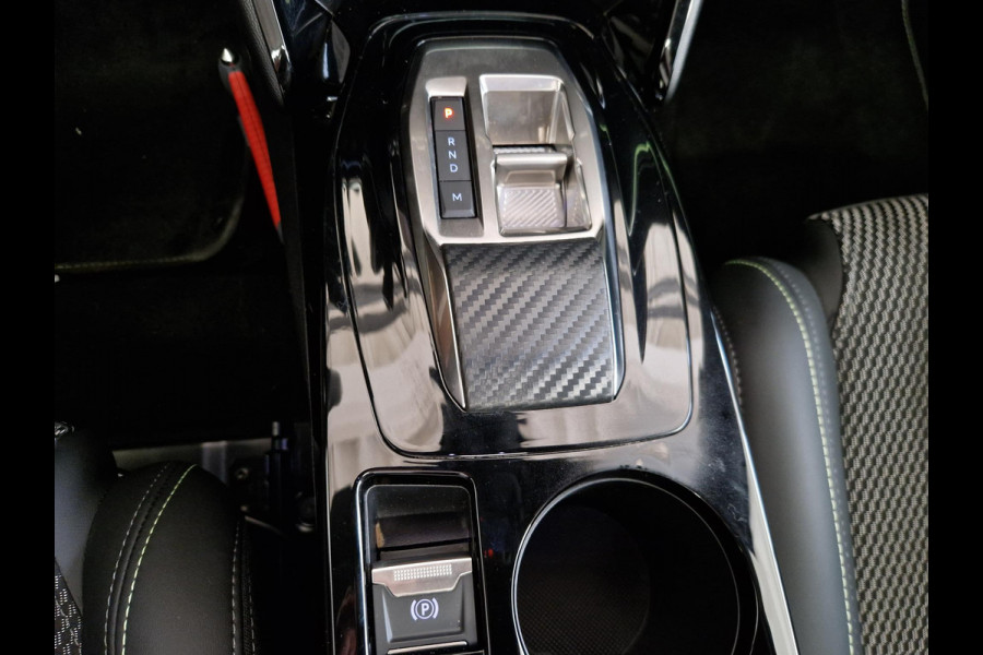 Peugeot 208 Hybrid 136 e-DCS6 GT | Automaat | Panoramadak | Draadloze telefoonlader | Achteruitrijcamera