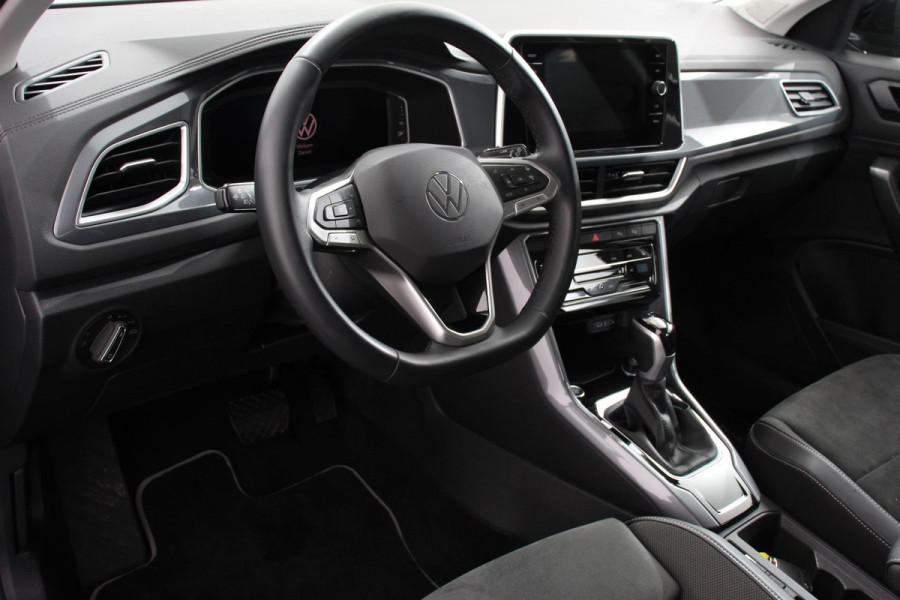 Volkswagen T-Roc 1.5 TSI DSG Style | Navigatie | Wireless App connect | Adaptive Cruise Control | Park Assist | Camera | Parkeersensoren | IQ Drive pakket | Stoel- en stuurwielverwarming | Virtual cockpit | Elektrische achterklep | Full LED koplampen