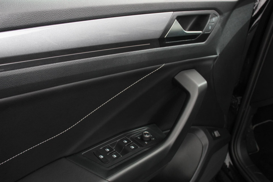 Volkswagen T-Roc 1.5 TSI DSG Style | Navigatie | Wireless App connect | Adaptive Cruise Control | Park Assist | Camera | Parkeersensoren | IQ Drive pakket | Stoel- en stuurwielverwarming | Virtual cockpit | Elektrische achterklep | Full LED koplampen