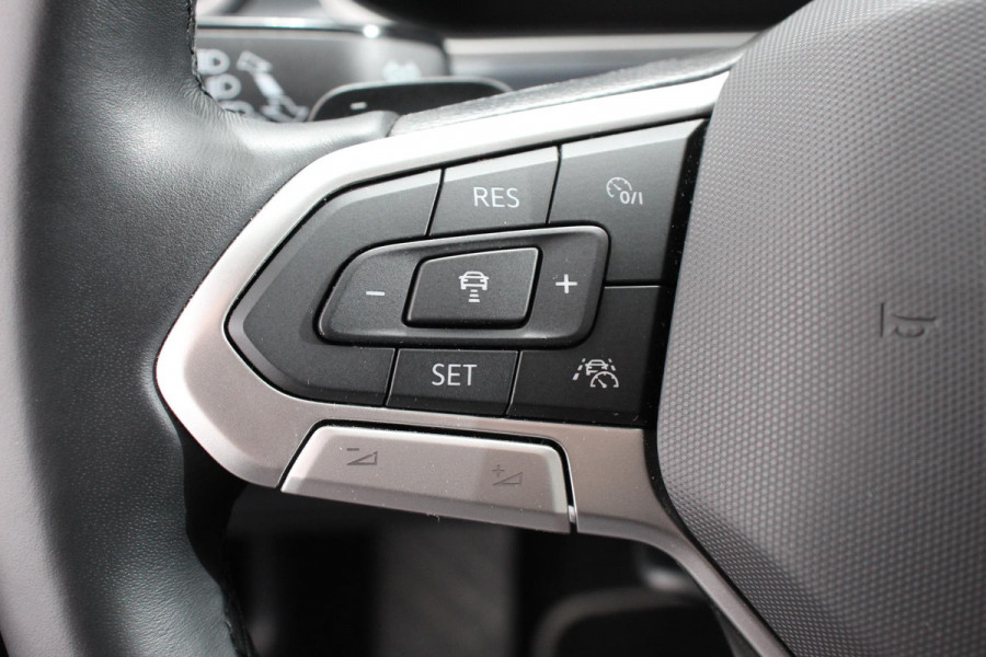 Volkswagen T-Roc 1.5 TSI DSG Style | Navigatie | Wireless App connect | Adaptive Cruise Control | Park Assist | Camera | Parkeersensoren | IQ Drive pakket | Stoel- en stuurwielverwarming | Virtual cockpit | Elektrische achterklep | Full LED koplampen
