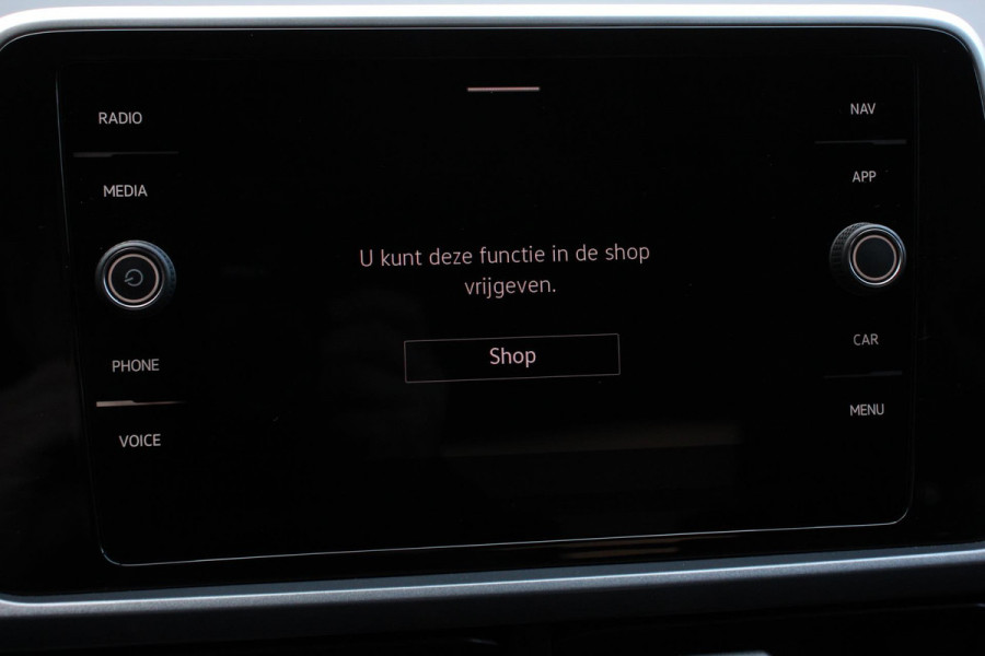 Volkswagen T-Roc 1.5 TSI DSG Style | Navigatie | Wireless App connect | Adaptive Cruise Control | Park Assist | Camera | Parkeersensoren | IQ Drive pakket | Stoel- en stuurwielverwarming | Virtual cockpit | Elektrische achterklep | Full LED koplampen