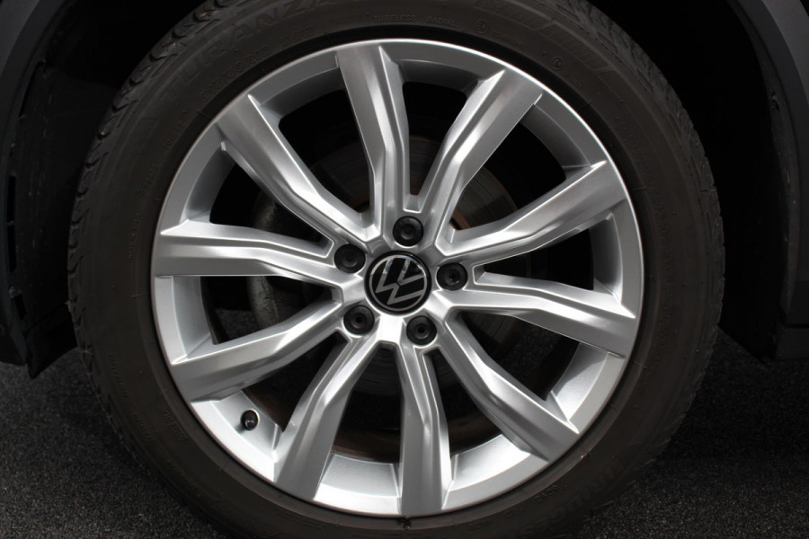Volkswagen T-Roc 1.5 TSI DSG Style | Navigatie | Wireless App connect | Adaptive Cruise Control | Park Assist | Camera | Parkeersensoren | IQ Drive pakket | Stoel- en stuurwielverwarming | Virtual cockpit | Elektrische achterklep | Full LED koplampen