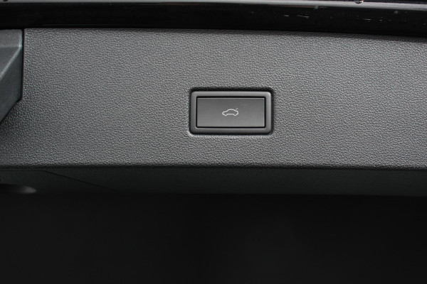 Volkswagen T-Roc 1.5 TSI DSG Style | Navigatie | Wireless App connect | Adaptive Cruise Control | Park Assist | Camera | Parkeersensoren | IQ Drive pakket | Stoel- en stuurwielverwarming | Virtual cockpit | Elektrische achterklep | Full LED koplampen