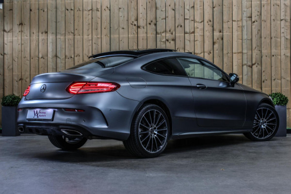 Mercedes-Benz C-Klasse Coupé 180 AMG *Pano*Camera*Magno kleur*Multibeam* Mercedes-Benz C-Klasse Coupé 180 AMG *Pano*Camera*Magno kleur*Multibeam*