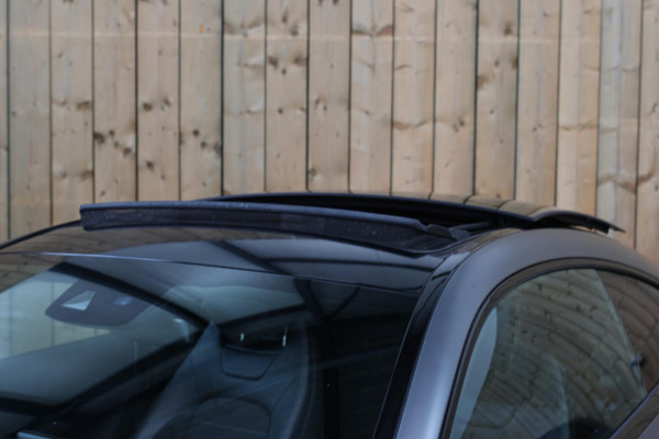 Mercedes-Benz C-Klasse Coupé 180 AMG *Pano*Camera*Magno kleur*Multibeam* Mercedes-Benz C-Klasse Coupé 180 AMG *Pano*Camera*Magno kleur*Multibeam*