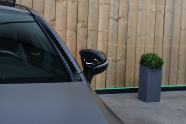 Mercedes-Benz C-Klasse Coupé 180 AMG *Pano*Camera*Magno kleur*Multibeam* Mercedes-Benz C-Klasse Coupé 180 AMG *Pano*Camera*Magno kleur*Multibeam*