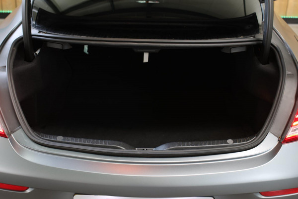 Mercedes-Benz C-Klasse Coupé 180 AMG *Pano*Camera*Magno kleur*Multibeam* Mercedes-Benz C-Klasse Coupé 180 AMG *Pano*Camera*Magno kleur*Multibeam*