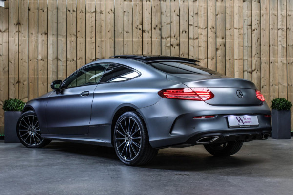 Mercedes-Benz C-Klasse Coupé 180 AMG *Pano*Camera*Magno kleur*Multibeam* Mercedes-Benz C-Klasse Coupé 180 AMG *Pano*Camera*Magno kleur*Multibeam*