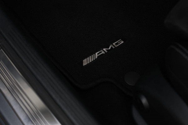 Mercedes-Benz C-Klasse Coupé 180 AMG *Pano*Camera*Magno kleur*Multibeam* Mercedes-Benz C-Klasse Coupé 180 AMG *Pano*Camera*Magno kleur*Multibeam*