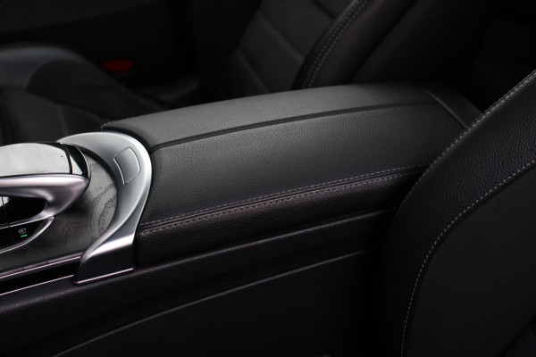 Mercedes-Benz C-Klasse Coupé 180 AMG *Pano*Camera*Magno kleur*Multibeam* Mercedes-Benz C-Klasse Coupé 180 AMG *Pano*Camera*Magno kleur*Multibeam*