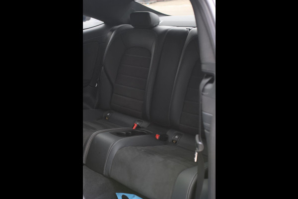 Mercedes-Benz C-Klasse Coupé 180 AMG *Pano*Camera*Magno kleur*Multibeam* Mercedes-Benz C-Klasse Coupé 180 AMG *Pano*Camera*Magno kleur*Multibeam*