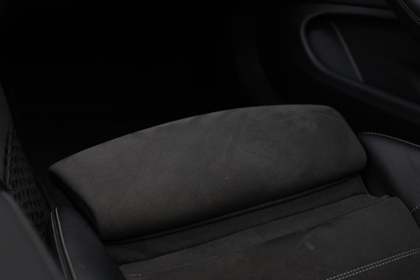 Mercedes-Benz C-Klasse Coupé 180 AMG *Pano*Camera*Magno kleur*Multibeam* Mercedes-Benz C-Klasse Coupé 180 AMG *Pano*Camera*Magno kleur*Multibeam*