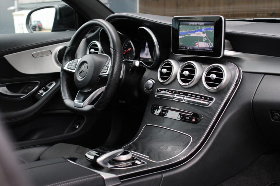 Mercedes-Benz C-Klasse Coupé 180 AMG *Pano*Camera*Magno kleur*Multibeam* Mercedes-Benz C-Klasse Coupé 180 AMG *Pano*Camera*Magno kleur*Multibeam*