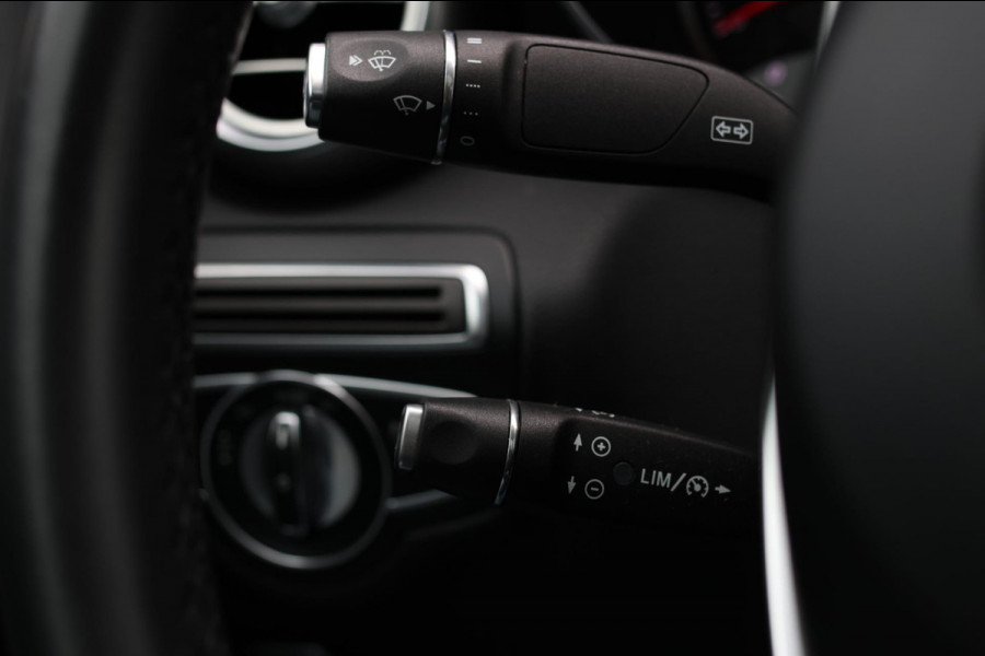 Mercedes-Benz C-Klasse Coupé 180 AMG *Pano*Camera*Magno kleur*Multibeam* Mercedes-Benz C-Klasse Coupé 180 AMG *Pano*Camera*Magno kleur*Multibeam*