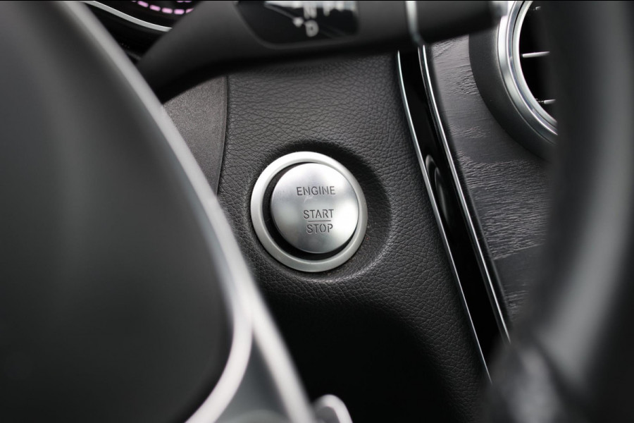 Mercedes-Benz C-Klasse Coupé 180 AMG *Pano*Camera*Magno kleur*Multibeam* Mercedes-Benz C-Klasse Coupé 180 AMG *Pano*Camera*Magno kleur*Multibeam*