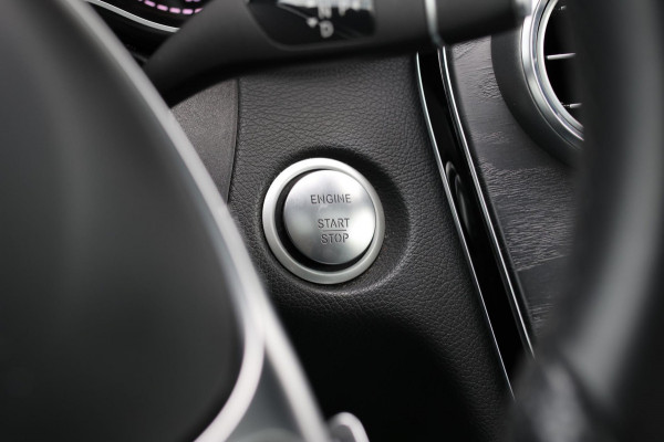 Mercedes-Benz C-Klasse Coupé 180 AMG *Pano*Camera*Magno kleur*Multibeam* Mercedes-Benz C-Klasse Coupé 180 AMG *Pano*Camera*Magno kleur*Multibeam*