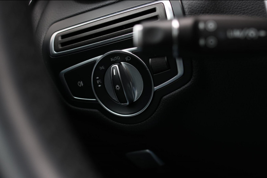 Mercedes-Benz C-Klasse Coupé 180 AMG *Pano*Camera*Magno kleur*Multibeam* Mercedes-Benz C-Klasse Coupé 180 AMG *Pano*Camera*Magno kleur*Multibeam*