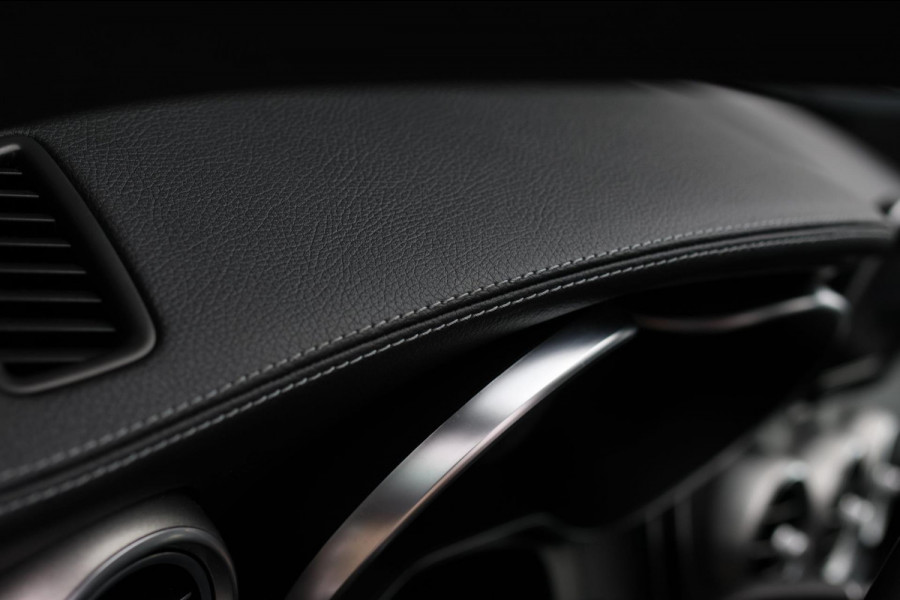 Mercedes-Benz C-Klasse Coupé 180 AMG *Pano*Camera*Magno kleur*Multibeam* Mercedes-Benz C-Klasse Coupé 180 AMG *Pano*Camera*Magno kleur*Multibeam*