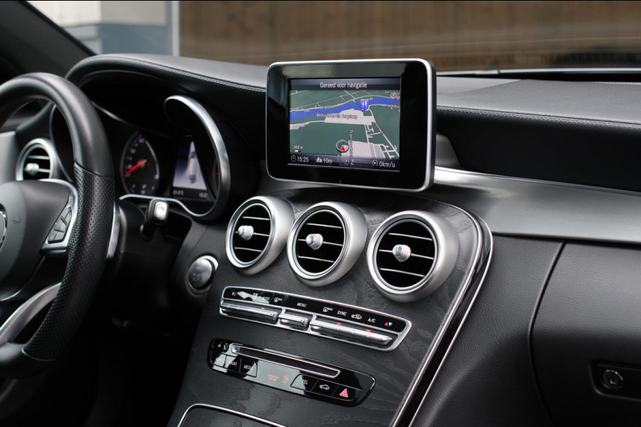 Mercedes-Benz C-Klasse Coupé 180 AMG *Pano*Camera*Magno kleur*Multibeam* Mercedes-Benz C-Klasse Coupé 180 AMG *Pano*Camera*Magno kleur*Multibeam*