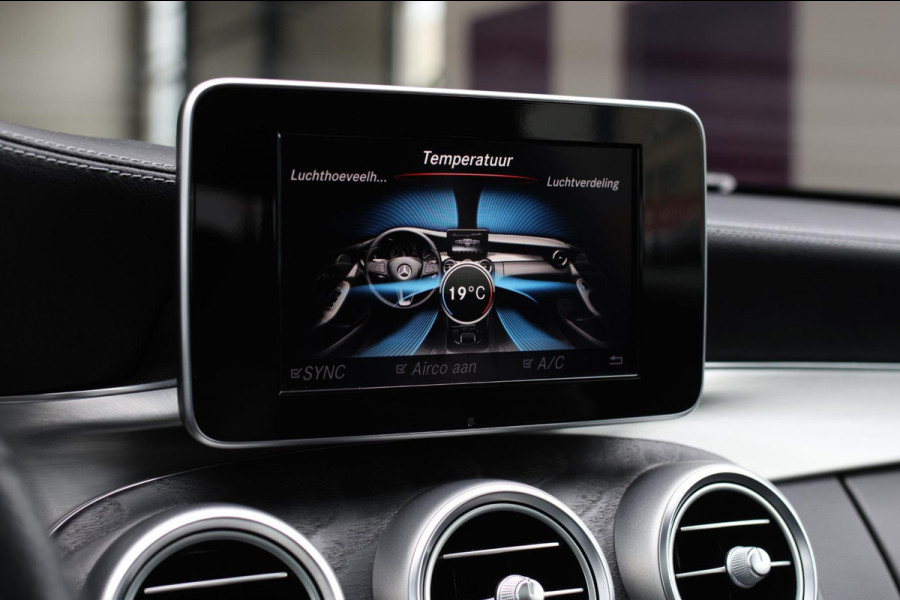 Mercedes-Benz C-Klasse Coupé 180 AMG *Pano*Camera*Magno kleur*Multibeam* Mercedes-Benz C-Klasse Coupé 180 AMG *Pano*Camera*Magno kleur*Multibeam*