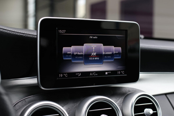 Mercedes-Benz C-Klasse Coupé 180 AMG *Pano*Camera*Magno kleur*Multibeam* Mercedes-Benz C-Klasse Coupé 180 AMG *Pano*Camera*Magno kleur*Multibeam*