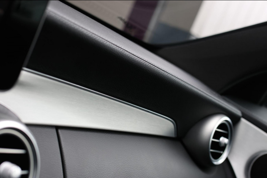 Mercedes-Benz C-Klasse Coupé 180 AMG *Pano*Camera*Magno kleur*Multibeam* Mercedes-Benz C-Klasse Coupé 180 AMG *Pano*Camera*Magno kleur*Multibeam*