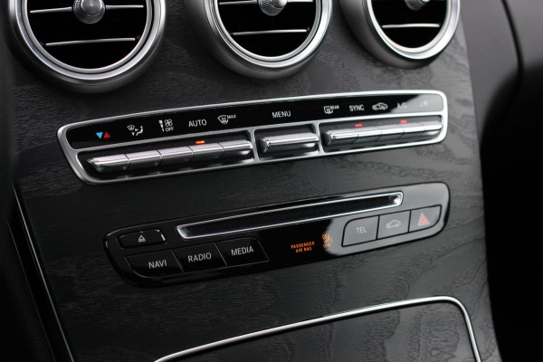 Mercedes-Benz C-Klasse Coupé 180 AMG *Pano*Camera*Magno kleur*Multibeam* Mercedes-Benz C-Klasse Coupé 180 AMG *Pano*Camera*Magno kleur*Multibeam*