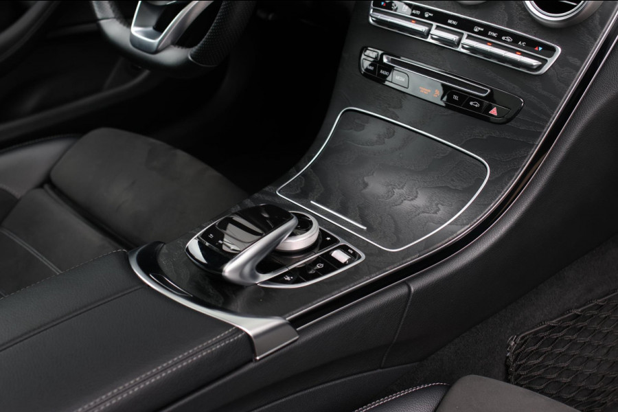 Mercedes-Benz C-Klasse Coupé 180 AMG *Pano*Camera*Magno kleur*Multibeam* Mercedes-Benz C-Klasse Coupé 180 AMG *Pano*Camera*Magno kleur*Multibeam*