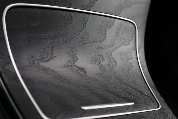 Mercedes-Benz C-Klasse Coupé 180 AMG *Pano*Camera*Magno kleur*Multibeam* Mercedes-Benz C-Klasse Coupé 180 AMG *Pano*Camera*Magno kleur*Multibeam*