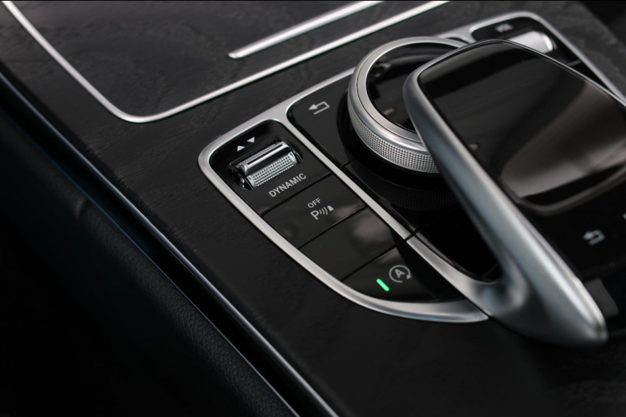 Mercedes-Benz C-Klasse Coupé 180 AMG *Pano*Camera*Magno kleur*Multibeam* Mercedes-Benz C-Klasse Coupé 180 AMG *Pano*Camera*Magno kleur*Multibeam*