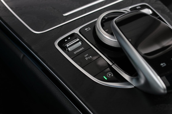 Mercedes-Benz C-Klasse Coupé 180 AMG *Pano*Camera*Magno kleur*Multibeam* Mercedes-Benz C-Klasse Coupé 180 AMG *Pano*Camera*Magno kleur*Multibeam*