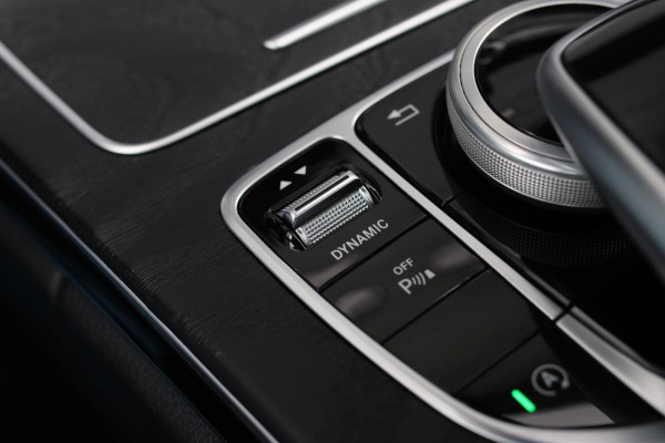 Mercedes-Benz C-Klasse Coupé 180 AMG *Pano*Camera*Magno kleur*Multibeam* Mercedes-Benz C-Klasse Coupé 180 AMG *Pano*Camera*Magno kleur*Multibeam*