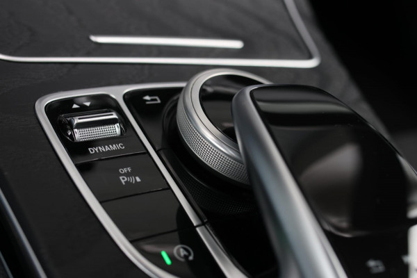 Mercedes-Benz C-Klasse Coupé 180 AMG *Pano*Camera*Magno kleur*Multibeam* Mercedes-Benz C-Klasse Coupé 180 AMG *Pano*Camera*Magno kleur*Multibeam*