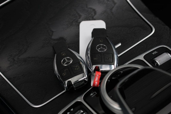 Mercedes-Benz C-Klasse Coupé 180 AMG *Pano*Camera*Magno kleur*Multibeam* Mercedes-Benz C-Klasse Coupé 180 AMG *Pano*Camera*Magno kleur*Multibeam*