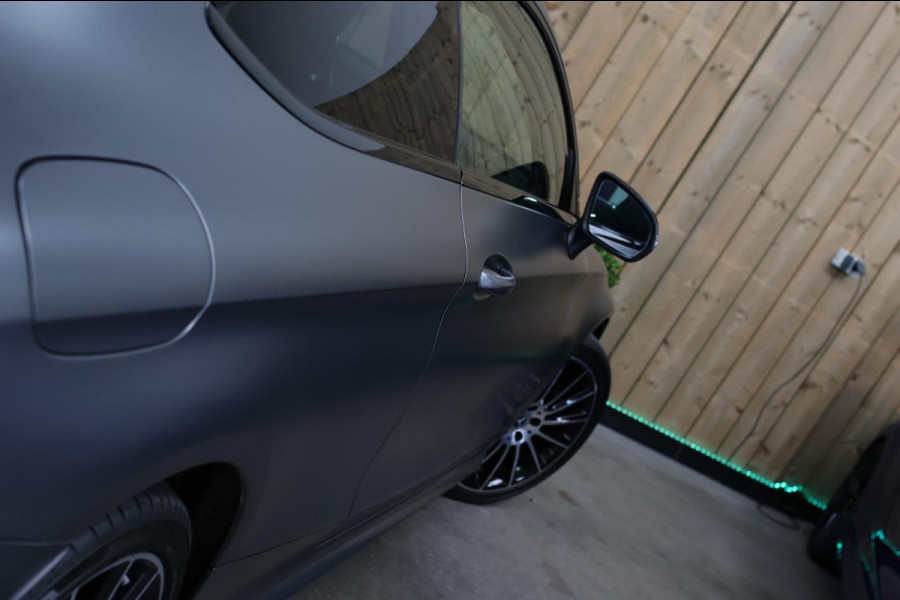 Mercedes-Benz C-Klasse Coupé 180 AMG *Pano*Camera*Magno kleur*Multibeam* Mercedes-Benz C-Klasse Coupé 180 AMG *Pano*Camera*Magno kleur*Multibeam*