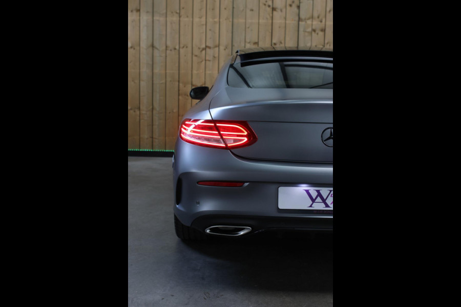 Mercedes-Benz C-Klasse Coupé 180 AMG *Pano*Camera*Magno kleur*Multibeam* Mercedes-Benz C-Klasse Coupé 180 AMG *Pano*Camera*Magno kleur*Multibeam*