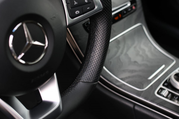 Mercedes-Benz C-Klasse Coupé 180 AMG *Pano*Camera*Magno kleur*Multibeam* Mercedes-Benz C-Klasse Coupé 180 AMG *Pano*Camera*Magno kleur*Multibeam*