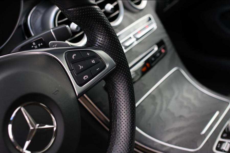 Mercedes-Benz C-Klasse Coupé 180 AMG *Pano*Camera*Magno kleur*Multibeam* Mercedes-Benz C-Klasse Coupé 180 AMG *Pano*Camera*Magno kleur*Multibeam*