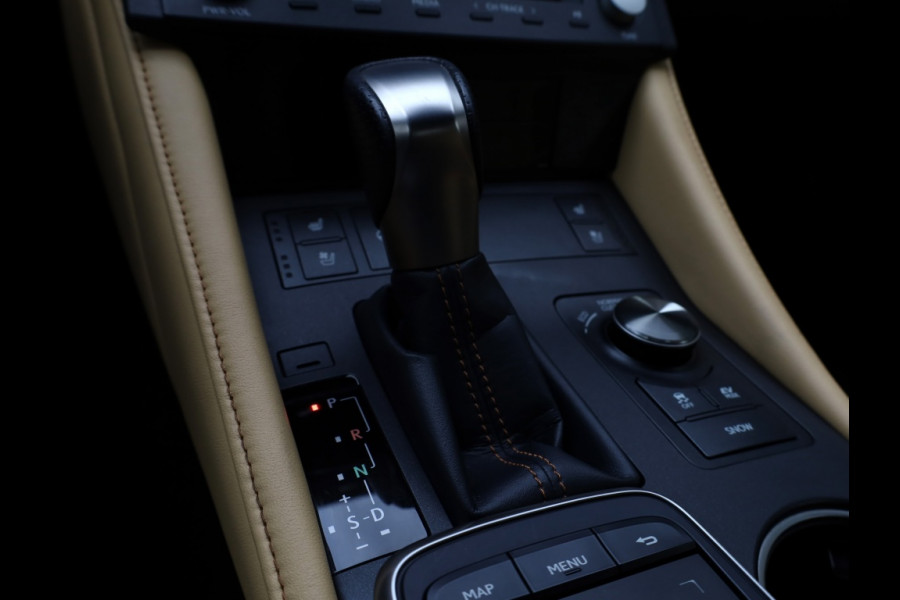Lexus RC 300h F SPORT Line | Mark Levinson | Stoelventilatie | Safety Pac Lexus RC 300h F SPORT Line | Mark Levinson | Stoelventilatie | Safety Pac